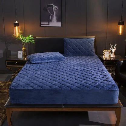 Crystal Velvet Quilted Mattress Cover - Thick Warm Plush Fitted Bed Sheet for Queen & King Size Beds, Pillowcase Not Included