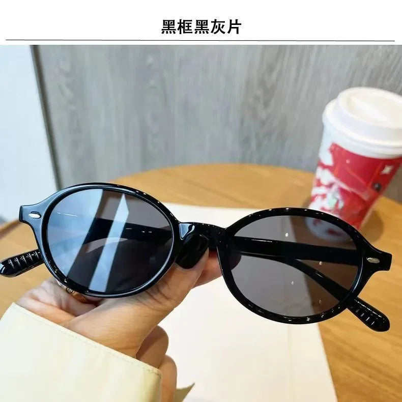 Retro Oval Rivet Sunglasses for Women & Men – UV400 Vintage Fashion Eyewear