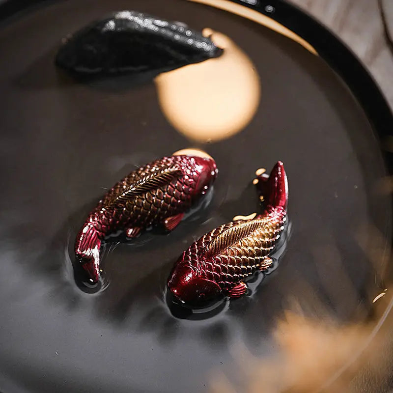 Colour-Changing Koi Carp Tea Table Ornaments – Creative Zen Desktop Decorations, Two Fish Report Happiness Teaware Accessories