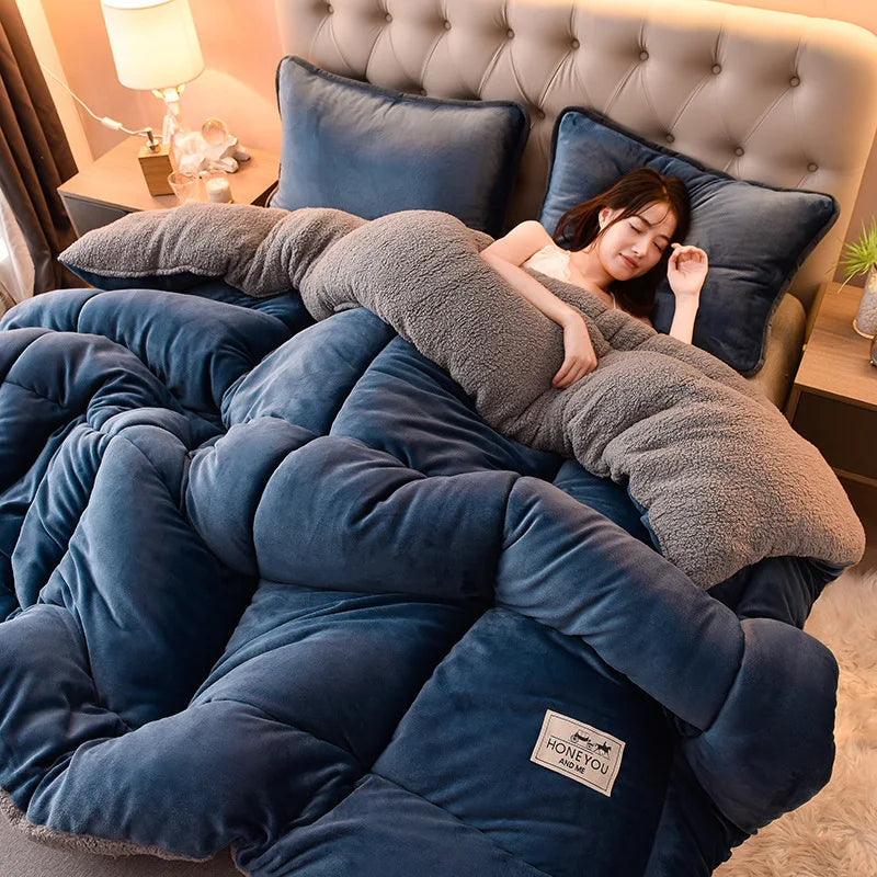 Lamb Fleece Blanket – Thick Double-Sided Velvet Warm Quilt for Winter, Single & Double Bed, Cozy Dormitory Comforter