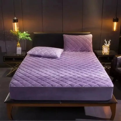 Plush Quilted Mattress Cover - Thick Warm Crystal Velvet Fitted Bed Sheet for Queen & King Beds, Pillowcase Not Included
