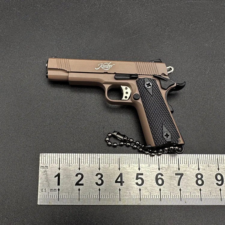 Mini 1:3 Metal Gun Model Keychain – 1911 Toy Pistol, Simulation Game Model for Children, Collectible Gift