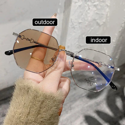Women's Smart Photochromic Prescription Glasses – Color-Changing Outdoor Sunglasses for Myopia