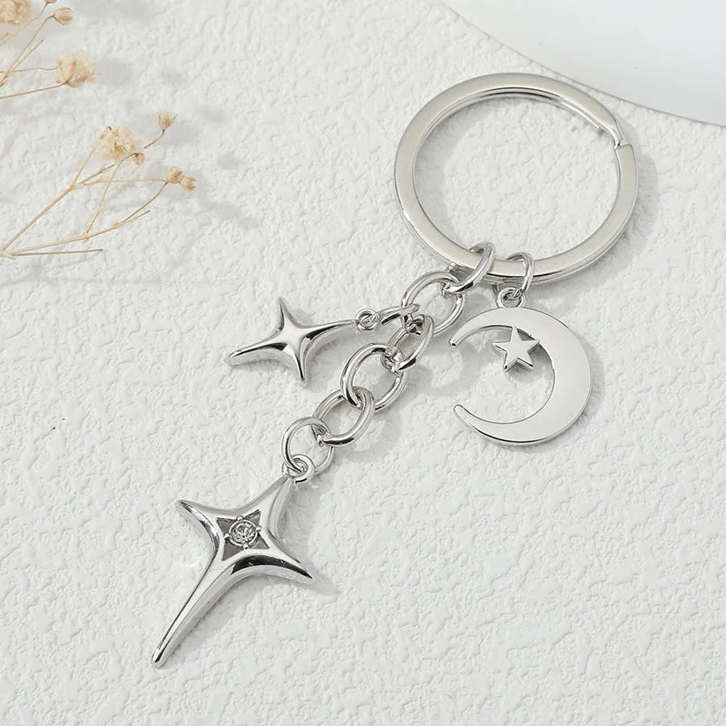 Y2K Star & Moon Metal Keychain – Handmade Friendship Key Ring for Women & Men Handbag Decoration