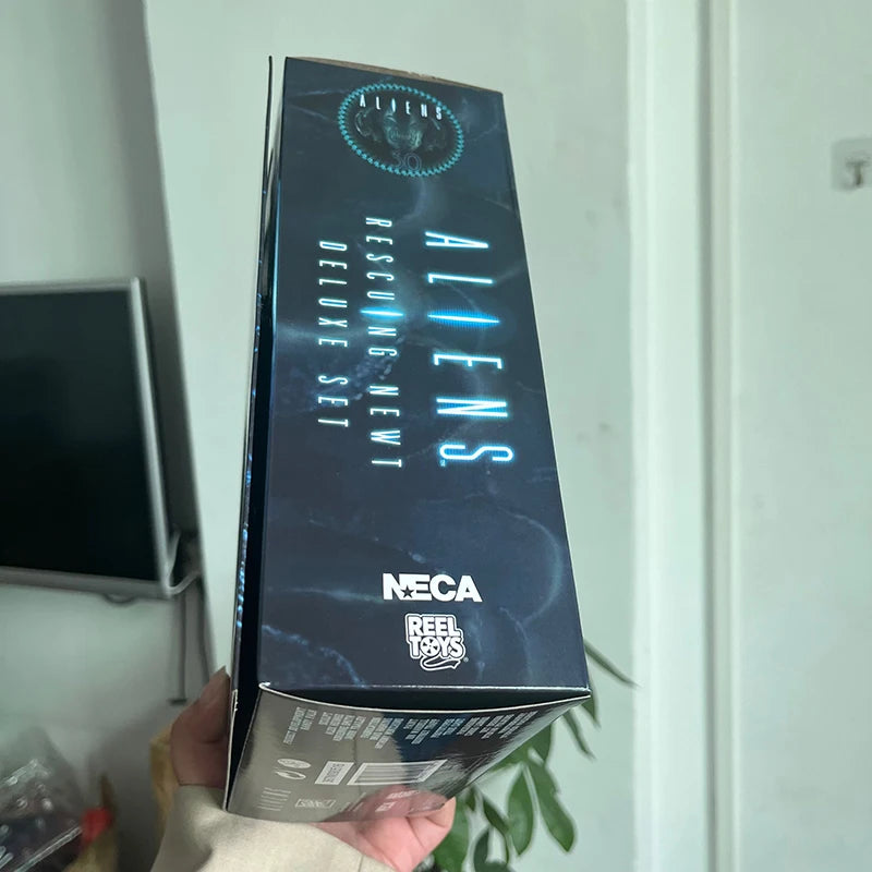 NECA Alien 2 LT Ellen Ripley & Newt Figure – Giger Xenomorph Facehugger Collectible Action Model Toy, Perfect Gift