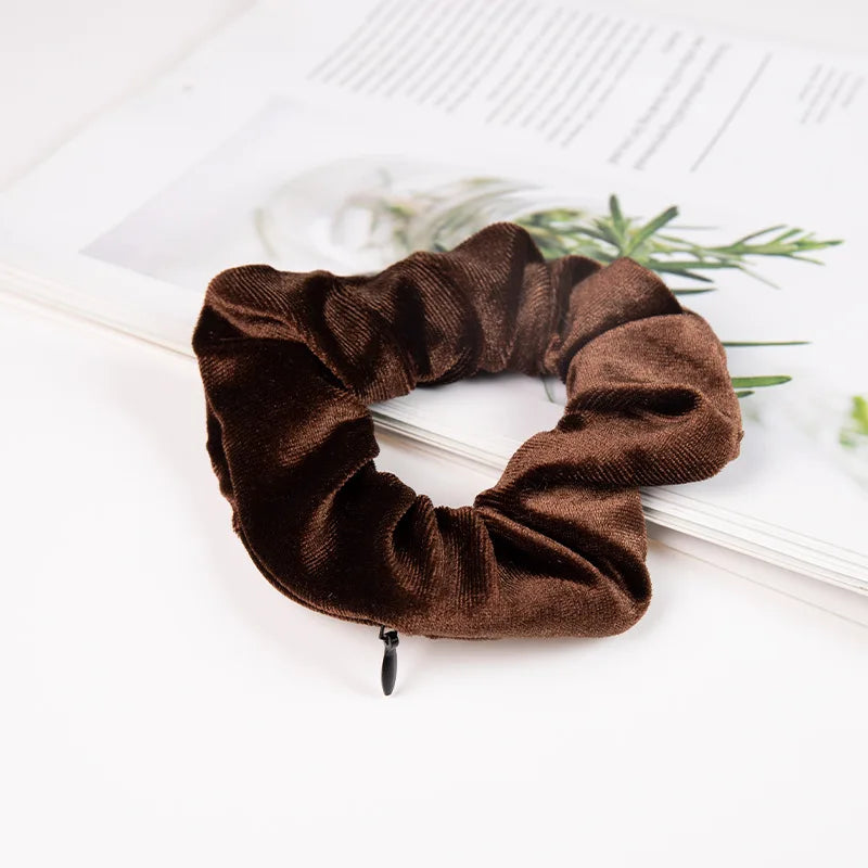 Portable Hidden Safe Hair Tie Storage Case – Secret Scrunchie with Zipper for Cash, Key & Jewelry (Travel/Outdoor)