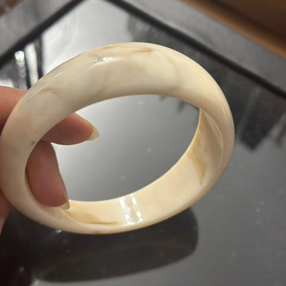 Exaggerated Thick Resin Off-White Imitation Marble Wide Bracelet – Stylish Jewelry for Women’s Party & Vacation