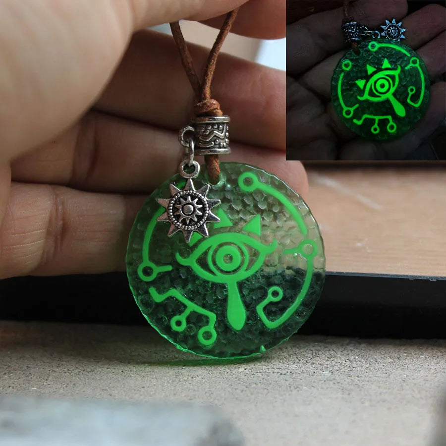 Sheikah Eye Pendant Keychain – Zelda Glow-in-the-Dark Key Ring Charm