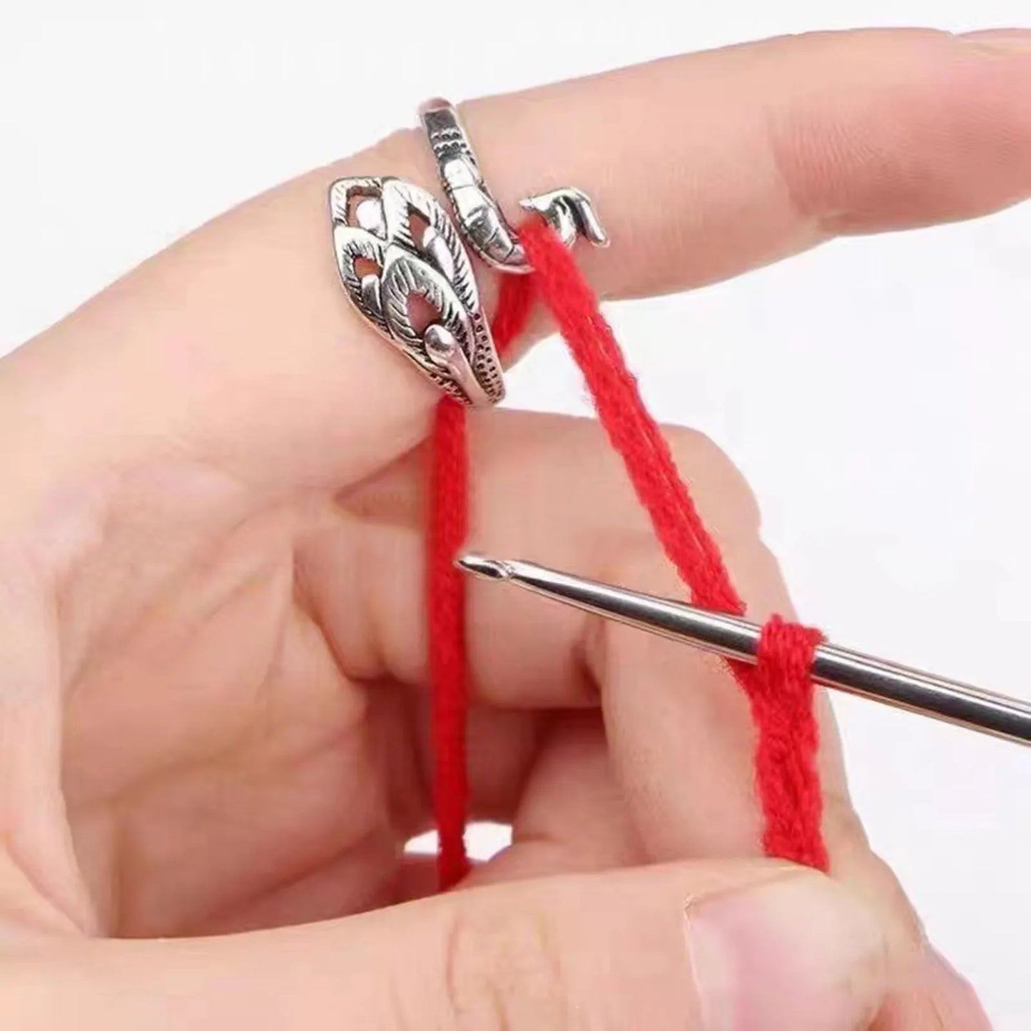 Metal Peacock Finger Ring Blade Needle - Handmade Knitting Tool for Braiding, Crochet, and Wool Crafts