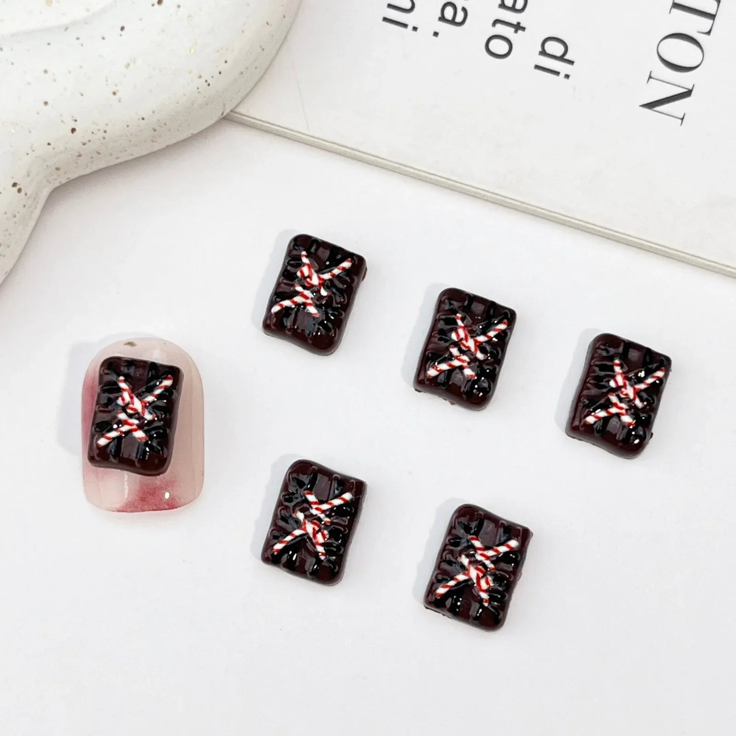 50PCS Mini Resin Christmas Decorations – Cartoon Magic Wand, Chocolate Figurines for Cake, Popsicle, Nail Art, Scrapbook & DIY Crafts