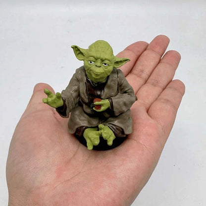 Star Wars Master Yoda 7cm Figure — Action Statue Ornament for Car or Desk Decor Toy