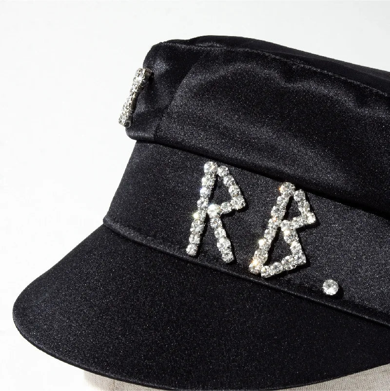 Designer Women’s Winter Newsboy Cap – Diamond Letter Baker Boy Hat with Visor, Stylish Warm Fashion Hat