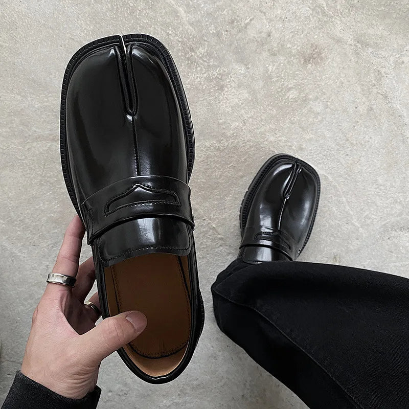Women’s Split Toe Flats — Slip-On Casual Tabi Mary Janes, Pig Hoof Style Loafers, Fashionable Shoes
