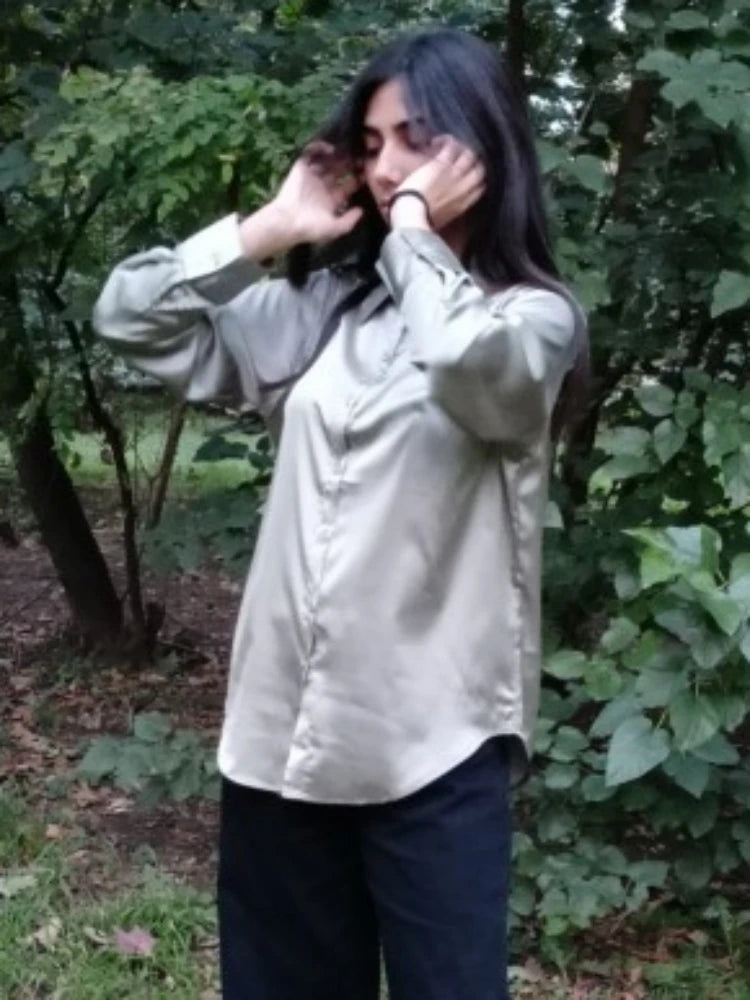 Elegant Satin Women’s Shirt — Loose Vintage Blouse with Turn-Down Collar for Spring & Autumn