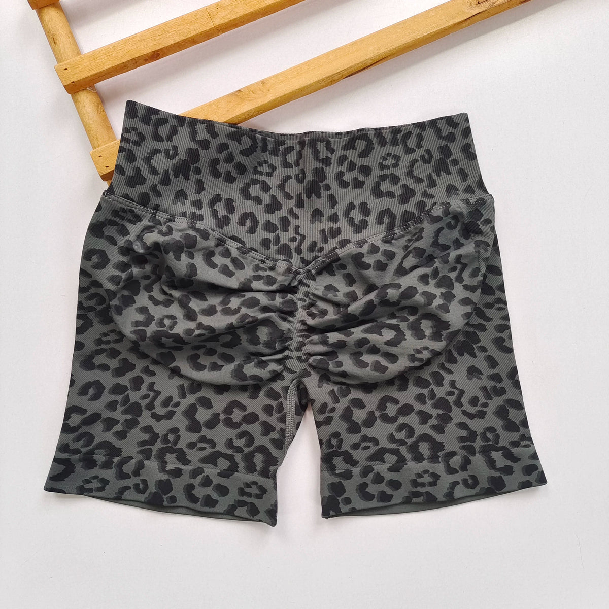Women’s Leopard Print High-Waist Biker Shorts - Butt-Lifting Slim Fit for Yoga, Gym & Workouts