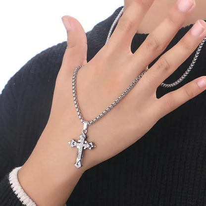 European & American Retro Gothic Cross Necklace – Unisex Hip-Hop Fashion Pendant for Men & Women, Street Style Trendsetter Jewelry Accessory