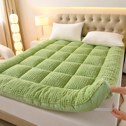 Fluffy Fleece Mattress Topper - Extra Thick Warm Plush Mattress Pad for Winter, Queen Size Folding Camping Mat