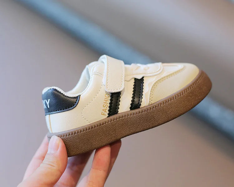 Spring & Autumn Kids Sport Training Shoes – Fashion Sneakers for Boys & Girls | Soft Soled, Casual Skate Shoes (Ages 4-6)
