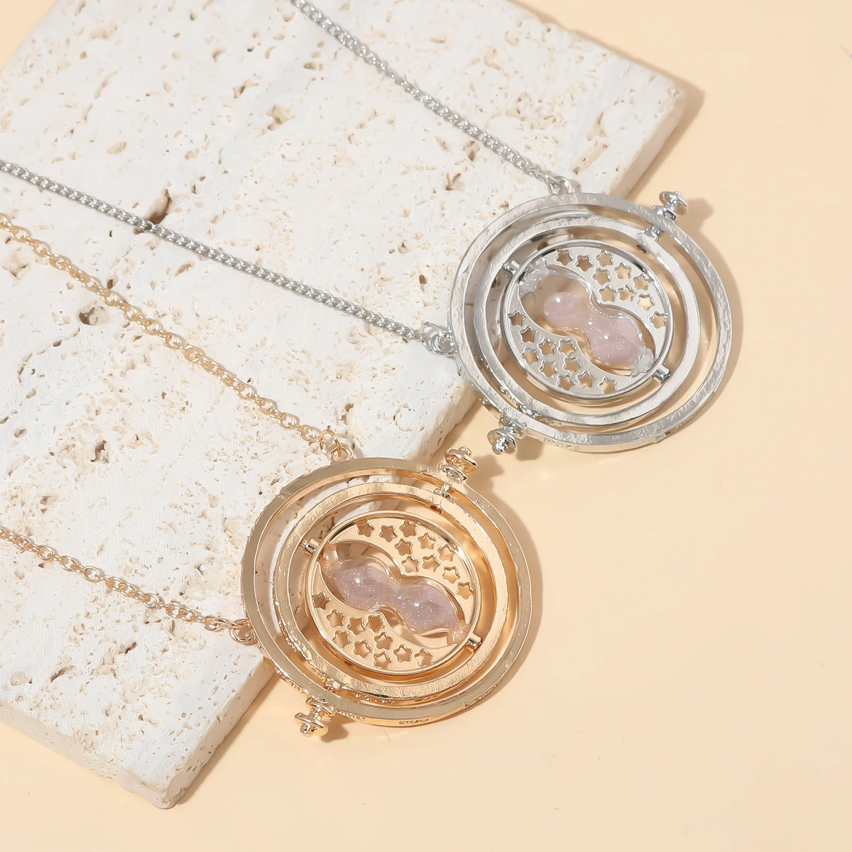 Classic Harry Potter Time-Turner Necklace - 360° Rotatable Hourglass Cosplay Pendant & Wizard Fan Gift