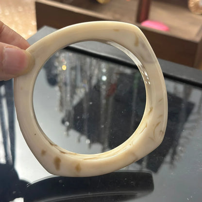Exaggerated Thick Resin Off-White Imitation Marble Wide Bracelet – Stylish Jewelry for Women’s Party & Vacation
