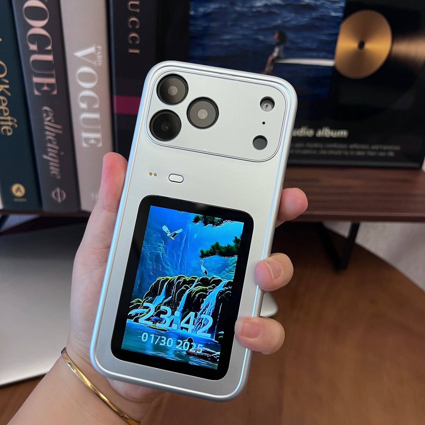 Smart LCD Phone Case - Interactive Rear Display Protective Cover for iPhone