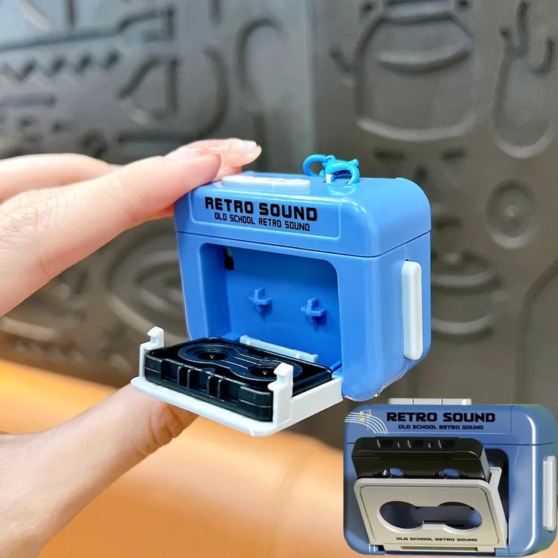Retro Recorder Keychain - 15-Second Voice Recorder Cassette Tape Pendant for Bags, Couples & Friends