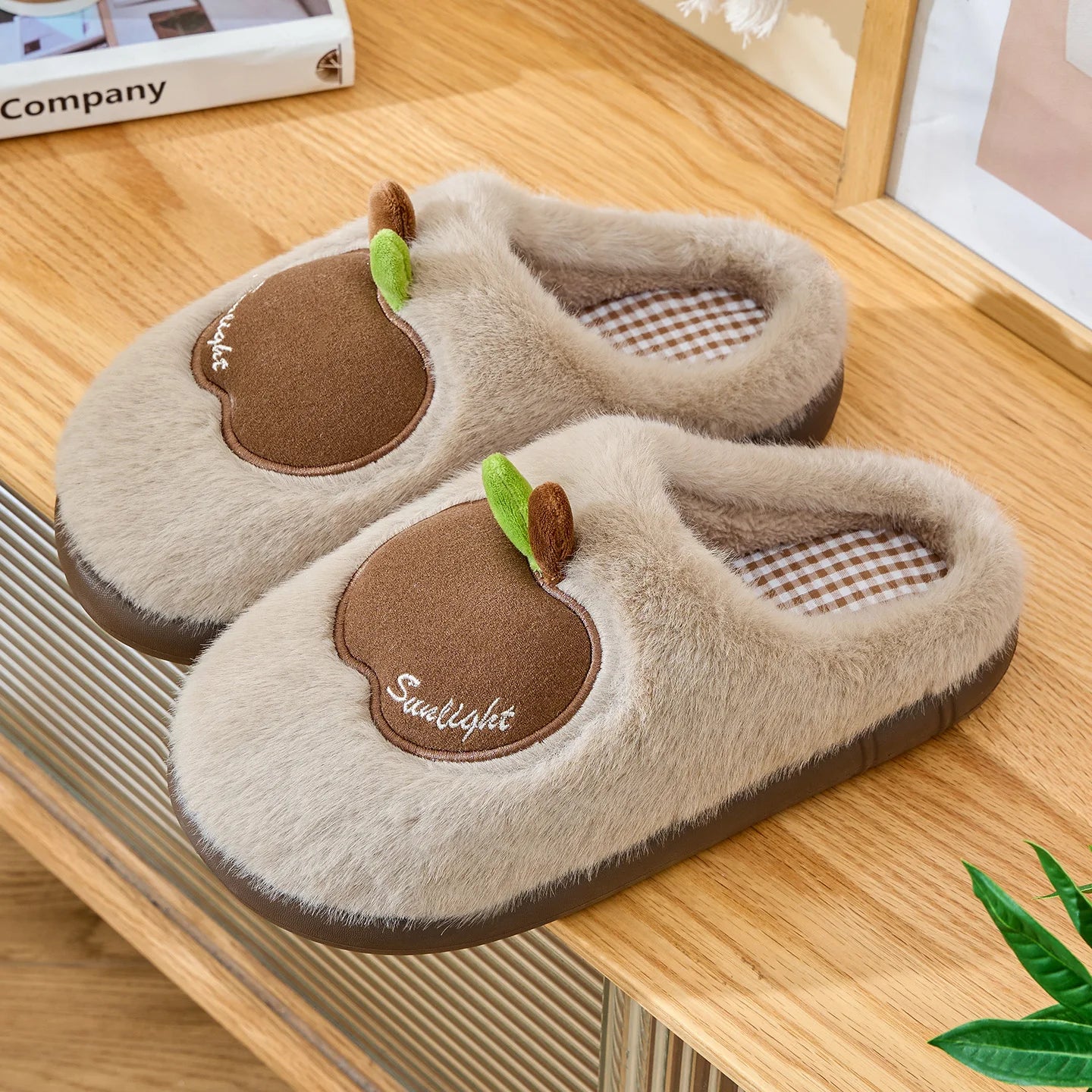 TZLDN Cartoon Plush Slippers – 3D Apple Faux Fur Indoor Slippers for Couples, Warm Winter Cotton Shoes for Women & Men