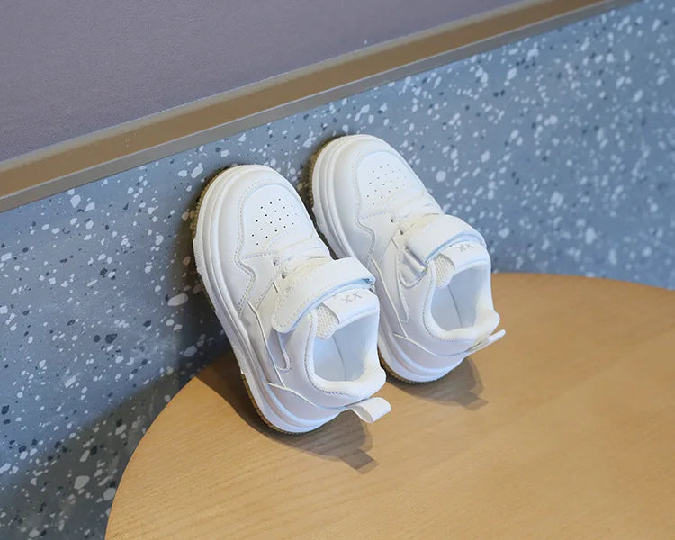 Children’s White Sports Shoes — Spring & Autumn Lightweight Anti-Slip Sneakers, Boys Soft Sole Casual Board Shoes