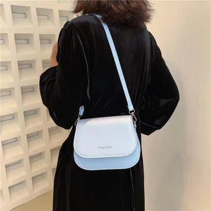 Women's Crossbody Bag – Solid Color Fashionable Retro Flipped Design, Casual and Simple Style