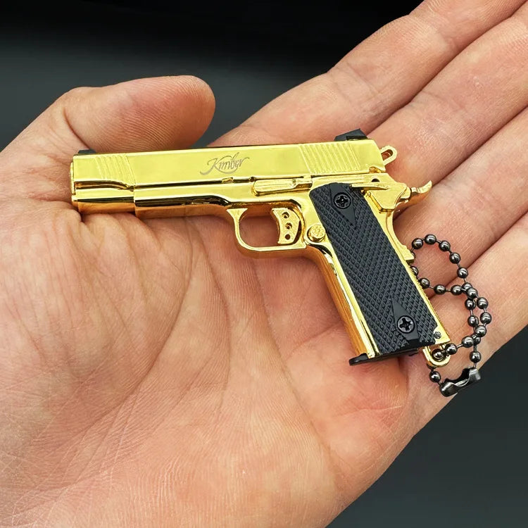 Mini 1:3 Metal Gun Model Keychain – 1911 Toy Pistol, Simulation Game Model for Children, Collectible Gift