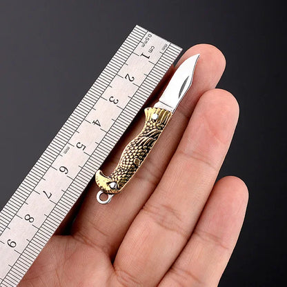 5cm Mini Folding Knife Keychain – Acrylic & Brass Portable Blade Pendant for Camping, Outdoor, and Everyday Carry