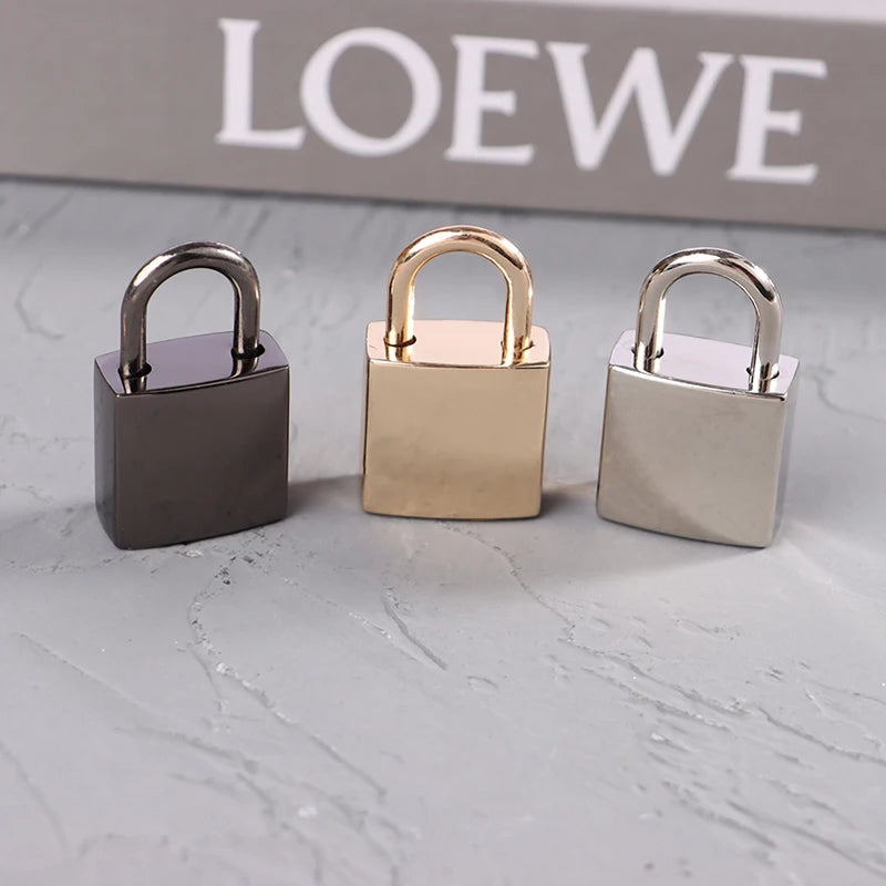Vintage Heart-Shaped Metal Mini Padlock – Key Lock for Bags, Suitcases, and Luggage Boxes with Key