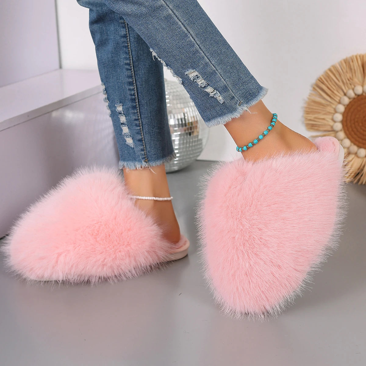 Women’s Winter Fashion Fur Slippers – Fluffy Plush Luxury Outdoor Non-Slip Flat Slides