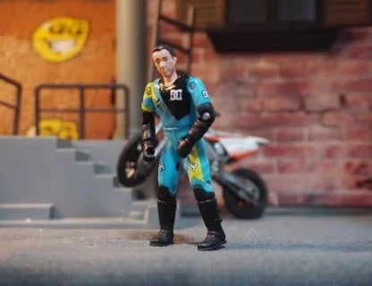 3.75-Inch Male Soldier Motorcycle Driver Figure – 1:18 Scale Off-Road Racer Collectible Model & Static Ornament