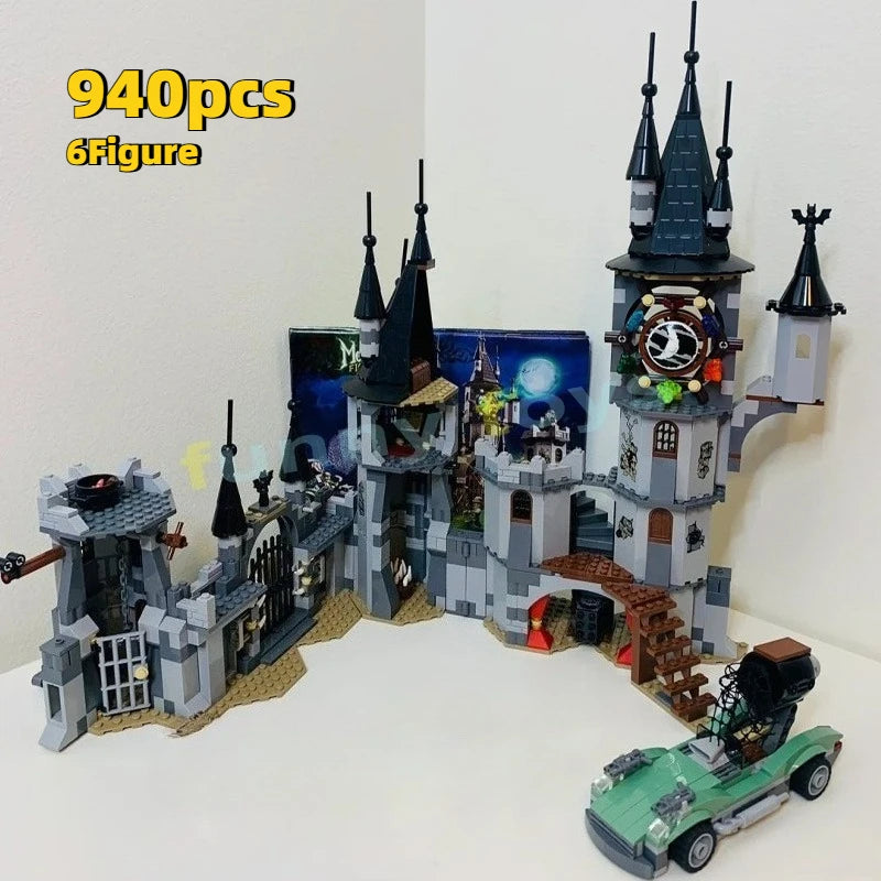 MINISO 940pcs Vampire Castle Building Blocks – DIY Monster Cart Toy for Boys Halloween Gift