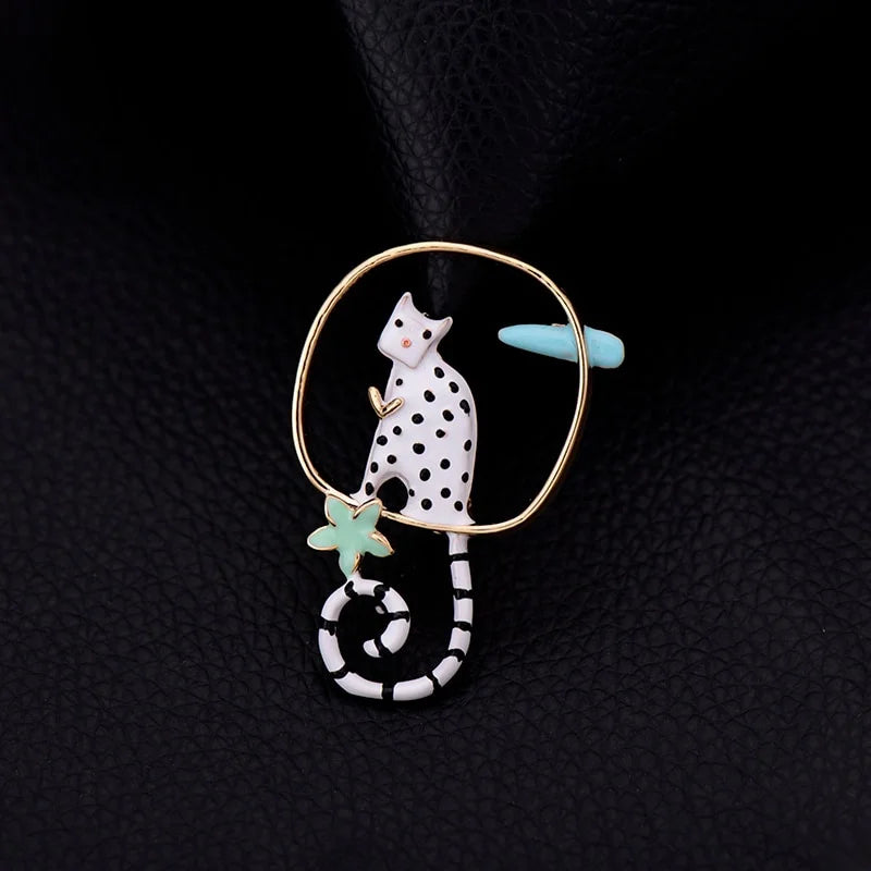 Women's Fashion Cat Brooch Pin - Cute Animal Jewelry Accessory for Clothing, Bags & Stylish Decor