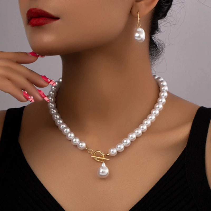 Women's Imitation Pearl Jewelry Set - Personalized Pendant Necklace & Earrings for Elegant Holiday Fashion