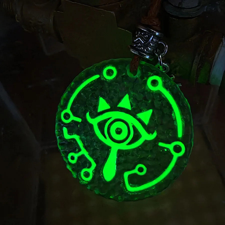 Sheikah Eye Pendant Keychain – Zelda Glow-in-the-Dark Key Ring Charm