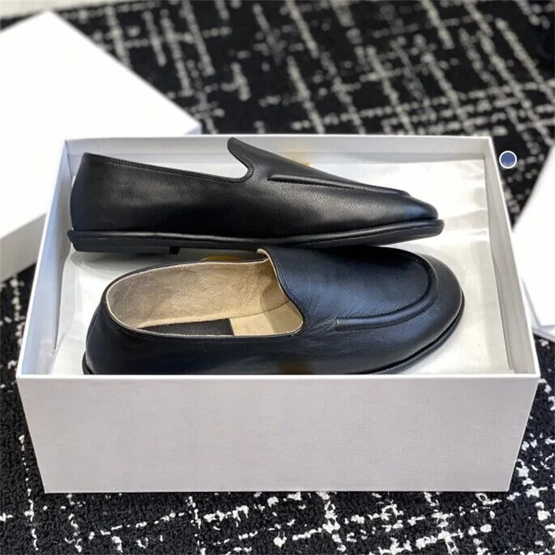 Lefu Soft Leather Shoes — Classic Fitted Silhouette with Circular Scalp Leather Lining