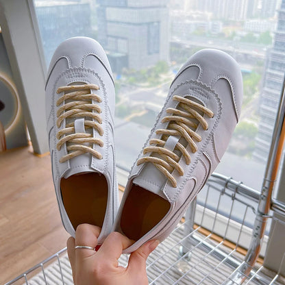 German 2025 Women’s Leather Sneakers — Retro Lace-Up Flat Training Shoes, Large Size Forrest Gump Style