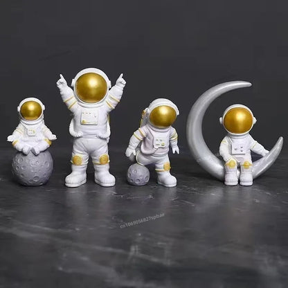 4-Piece Astronaut Figurine Set – Spaceman Statue Sculpture Educational Toy & Desktop Home Decoration Gift for Kids