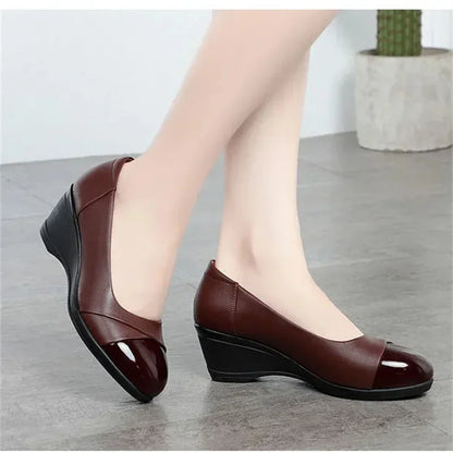 Women’s Lightweight Wedge Heel Shoes – Spring & Autumn Casual Black Leather Pumps for Home & Outdoor Comfort