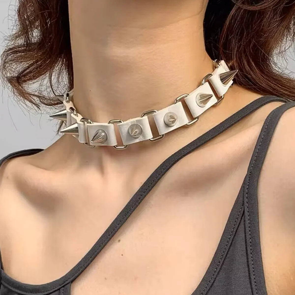 Riveted Leather Necklace – Gothic Style Punk Collarbone Chain, Black Halloween Neck Jewelry Accessory for Women