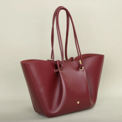 PG Large-Capacity Women’s Shoulder Bag — Light Luxury Fashion Handbag with Elegant Design