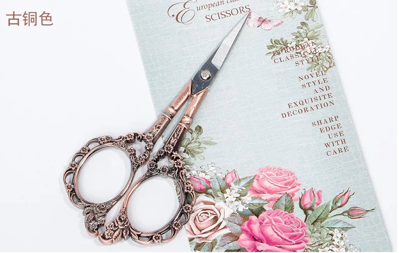 Retro Nail Art Scissors – Stainless Steel Cuticle Precision Tool for Nail Salon, Pedicure & Beauty Grooming Kit