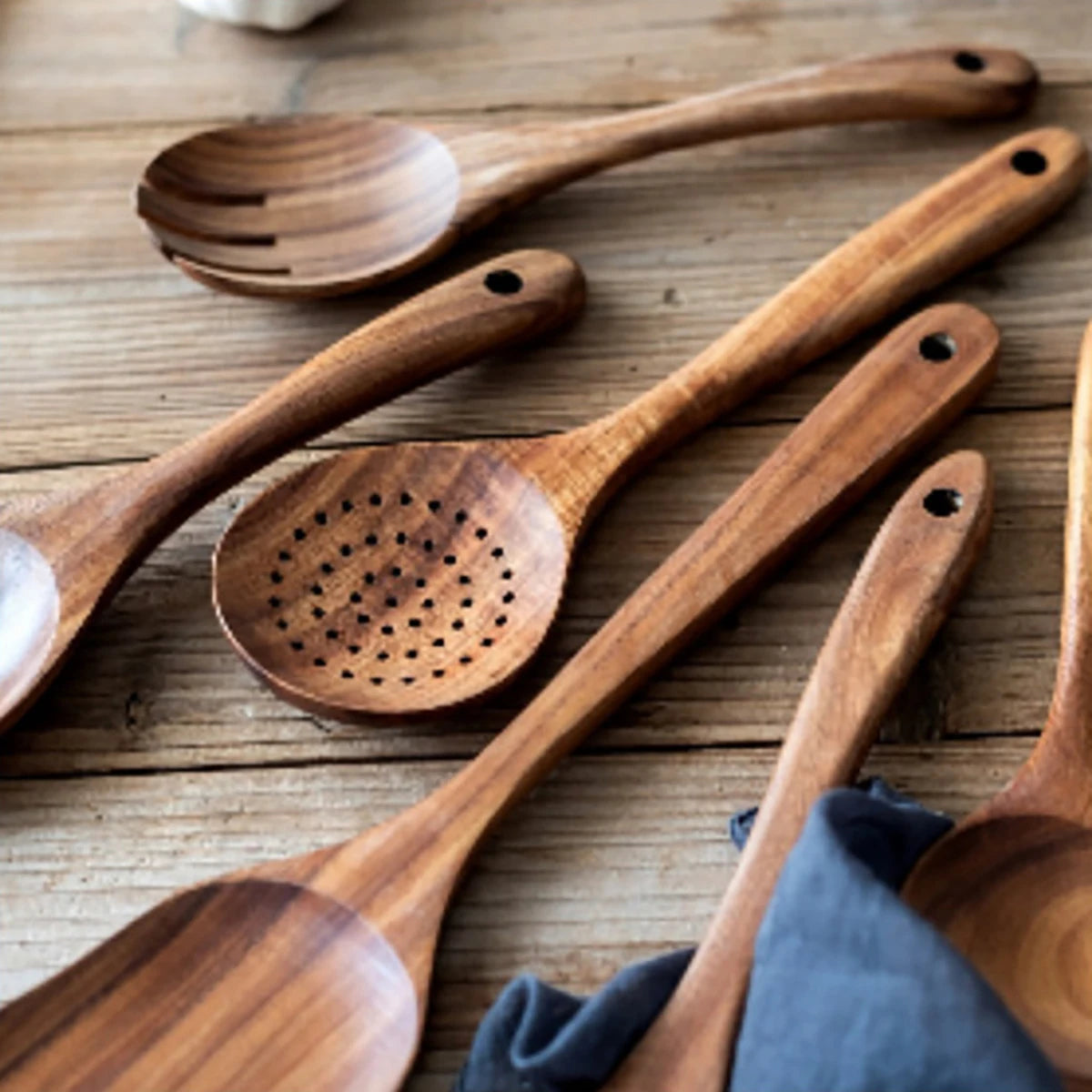 Wood Kitchenware Cooking Set – Spatula, Salad Spoon, Fork & Stirring Spoons with Storage Bucket for Kitchen & Baking