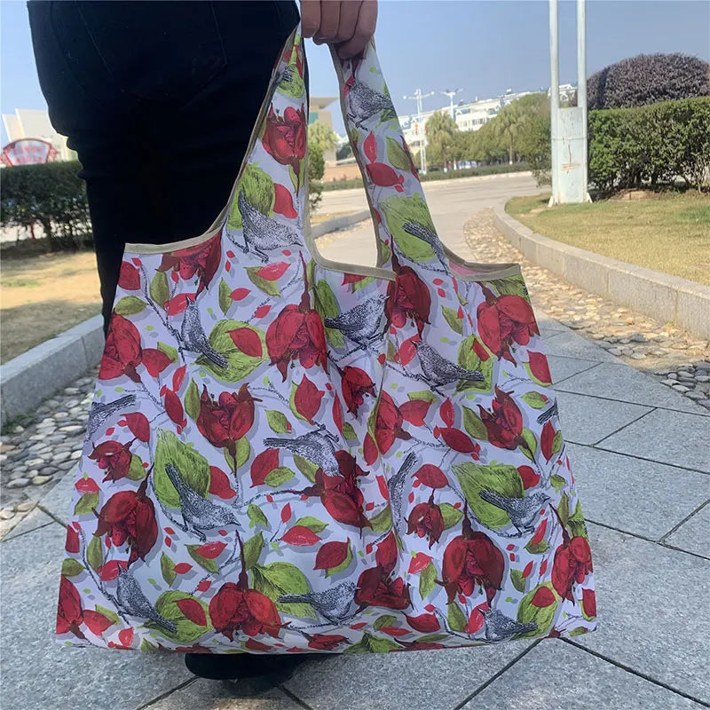 Large-Capacity Reusable Grocery Bags - Lightweight, Durable Nylon Shopper Tote with Shoulder Straps and Stylish Print