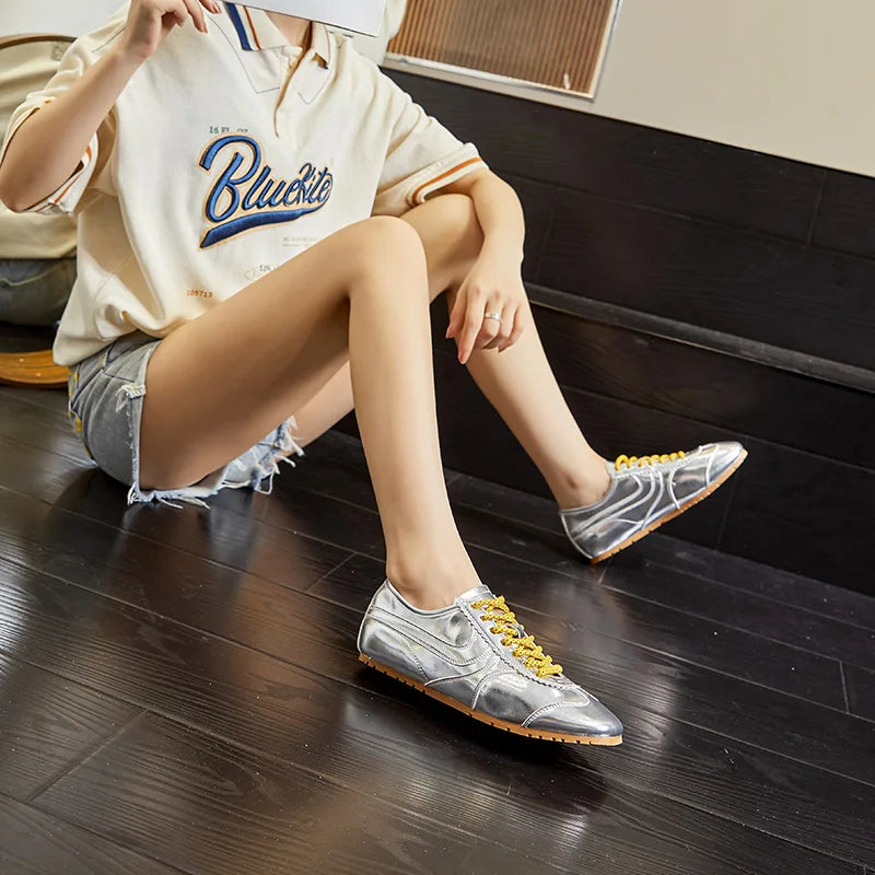 German 2025 Women’s Leather Sneakers — Retro Lace-Up Flat Training Shoes, Large Size Forrest Gump Style