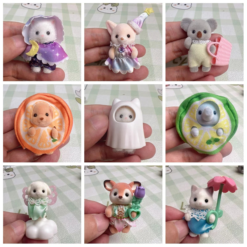 Sylvanian Families Blind Keychain Accessories – Original Mini Figures & Kids’ Toy Kitchen Set