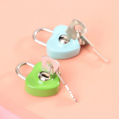 Vintage Heart-Shaped Metal Mini Padlock – Key Lock for Bags, Suitcases, and Luggage Boxes with Key